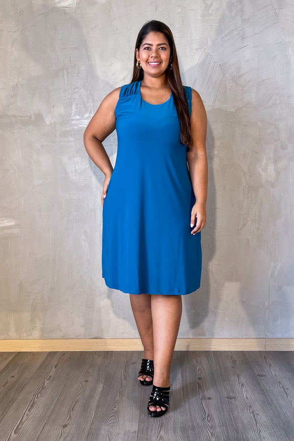 Vestido corto cuello redondo