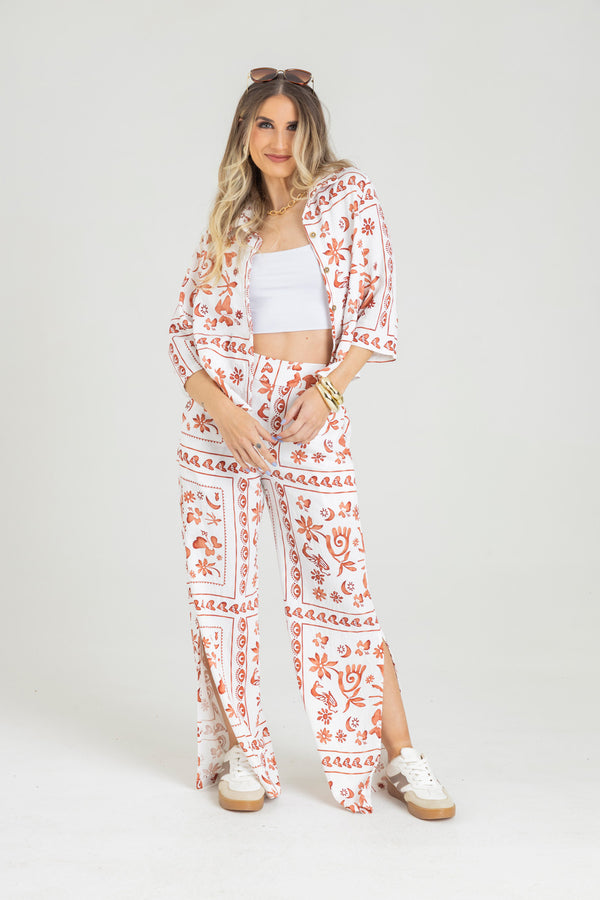 Pantalón fluido con abertura